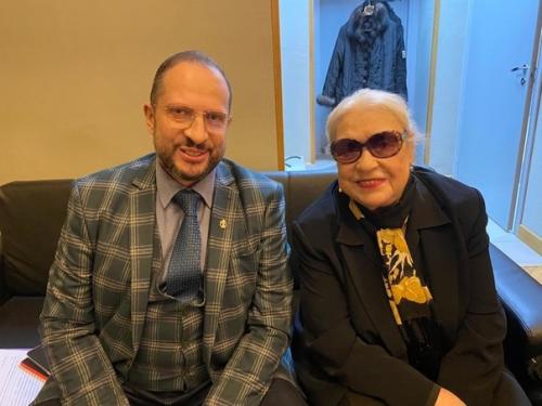 Бабушку надо спасать! 02