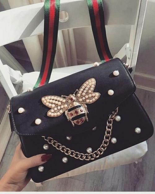 Шикарные сумки с акцентной пряжкой будут блистать в новом 2020 году. 03