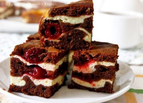Брауни с творогом и вишней. 

