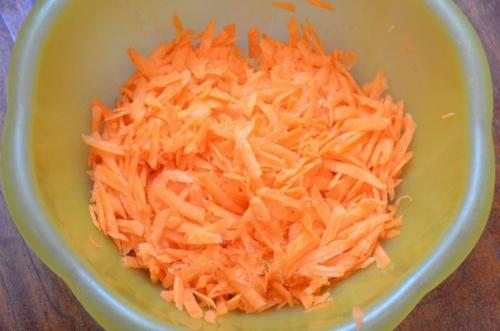 Салат с копченой колбасой и морковью. 01 Салат с копченой колбасой и морковью. 01