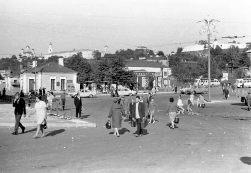 Знаете ли вы, как выглядели старый вокзал в городе Владимир, старый автовокзал и привокзальная площадь до открытия нового здания в 1975 году? 06