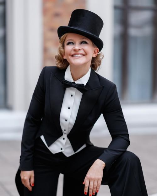 Юлия пересильд поделилась эксклюзивным видео со своего спектакля. 01