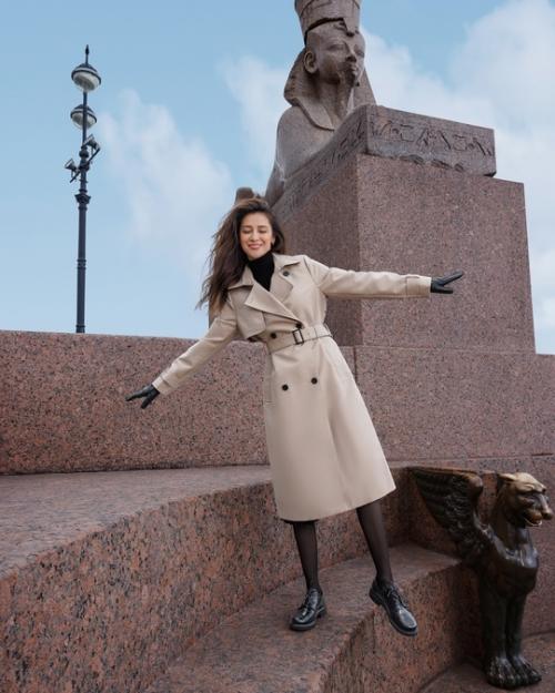 Равшана Куркова - российская актриса и продюсер, родилась 22 августа 1980 года в Ташкенте. 01