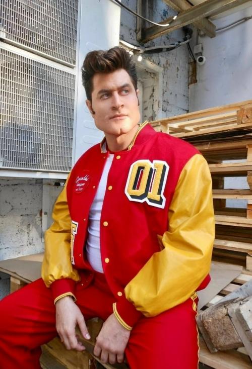 Дава удивил своих поклонников новой фотосессией, примерив образ самого Элвиса Пресли! 02