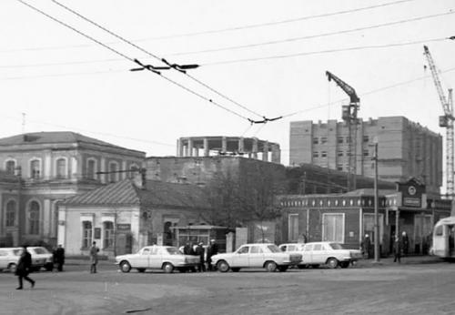 Знаете ли вы, как выглядели старый вокзал в городе Владимир, старый автовокзал и привокзальная площадь до открытия нового здания в 1975 году? 09