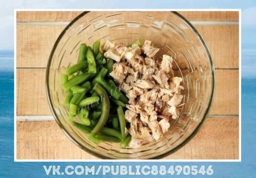 Вкуснятина!  Салат Шедевр с курицей и сладким перцем отлично подойдет к новогоднему столу! 02