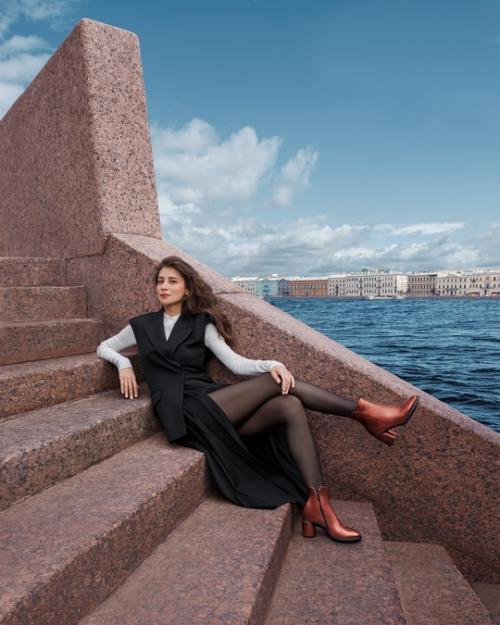 Равшана Куркова - российская актриса и продюсер, родилась 22 августа 1980 года в Ташкенте. 03