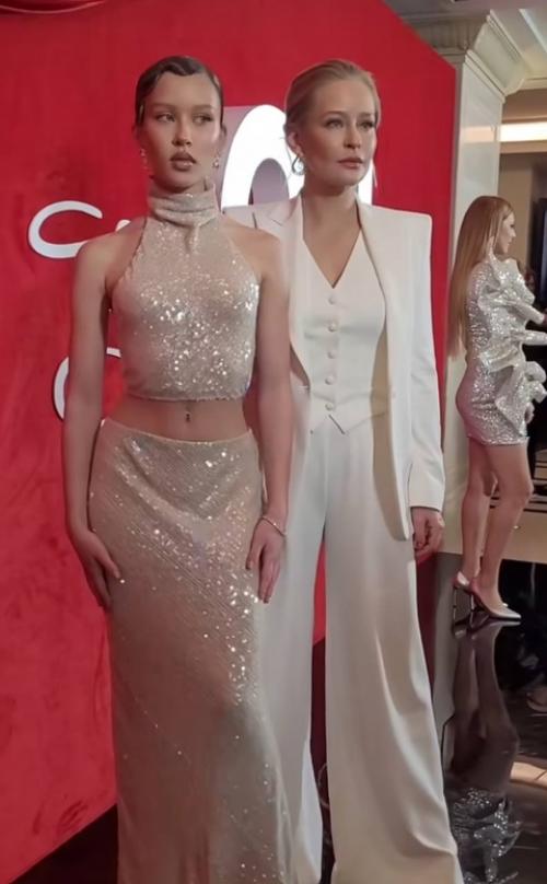 Новый стильный выход 15-летней Анны пересильд. 01