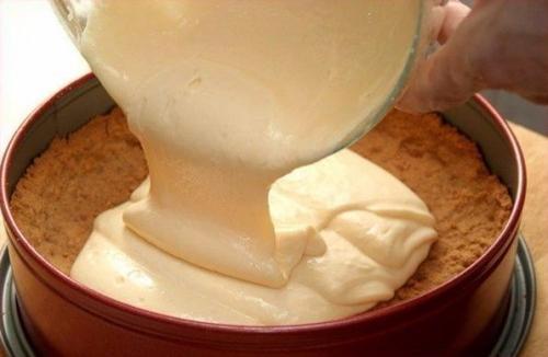 Пирог со сгущенкой. 06