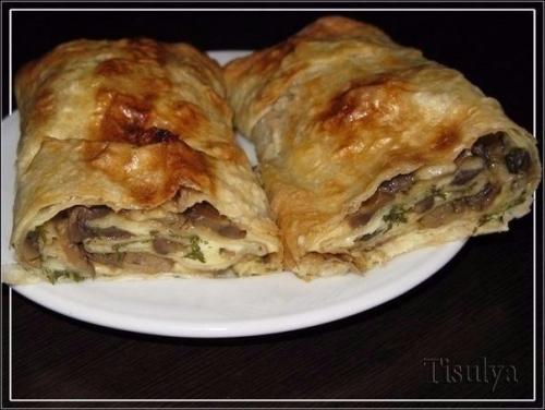 Грибной рулет из лаваша. Грибной рулет из лаваша.