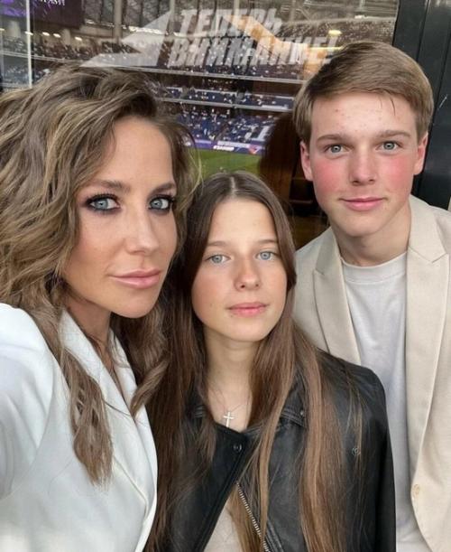 Экс - супруга Аршавина попросила прощения у Барановской, семью которой она разрушила. 01 Экс - супруга Аршавина попросила прощения у Барановской, семью которой она разрушила. 01