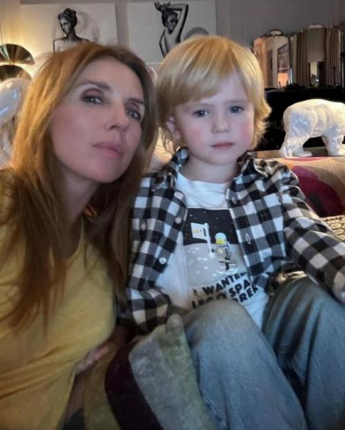 Светлана Бондарчук недавно поделилась трогательным фото с подросшим сынишкой Петей - в январе ему уже исполнилось три года! 01