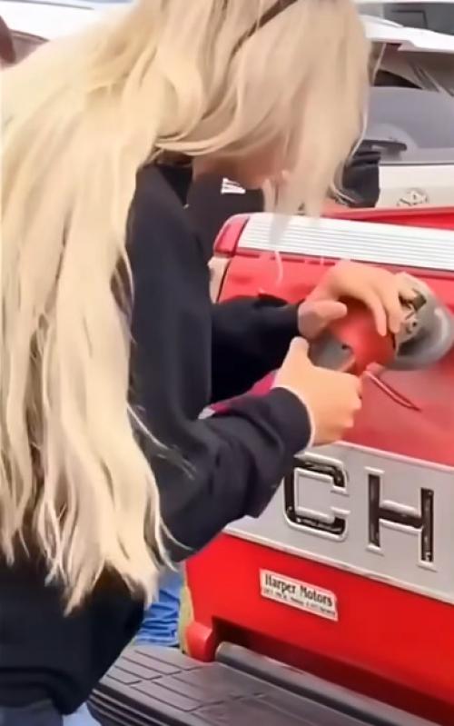 Легендарная роспись болгаркой на машине - это настоящий Шедевр колхозного тюнинга! 01