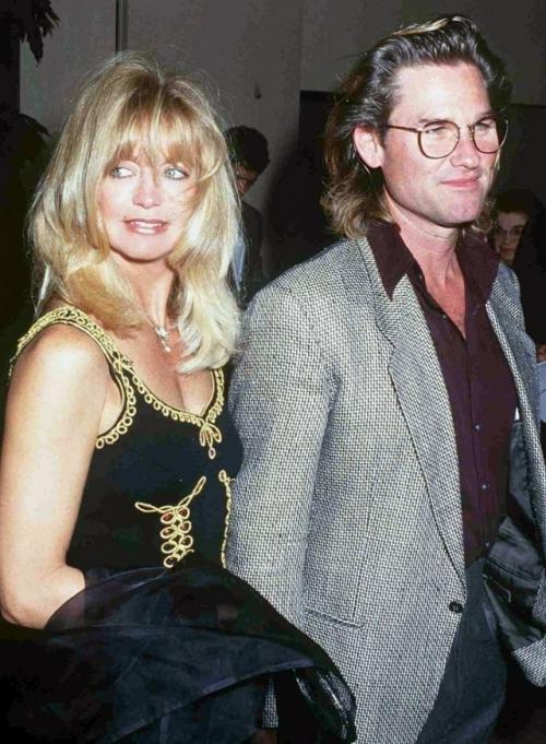 79-Летняя голди хоун публику своим внешним Видом ужаснула. 02