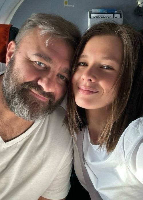 Танцы помогают сохранить молодость: актриса Екатерина шпица прославилась не только благодаря ярким ролям в кино, но и своей любовью к танцам. 01