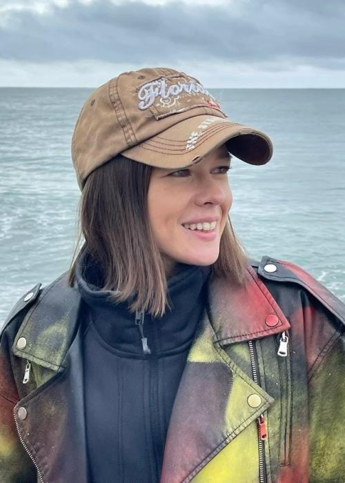 Танцы помогают сохранить молодость: актриса Екатерина шпица прославилась не только благодаря ярким ролям в кино, но и своей любовью к танцам. 02