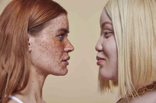 До тех пор, пока человек зависит от мнения других и от событий внешнего мира, он крайне уязвим и непременно несчастлив. 06