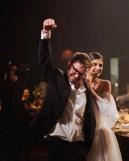 Александр петров и его жена Виктория отмечают свою Ситцевую Свадьбу. 04