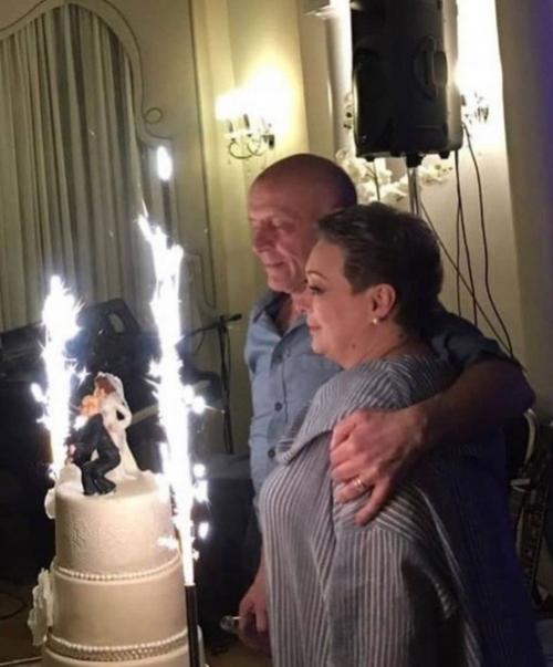 Актриса Maрия Apонова счастлива в браке со своим мужем Евгением Фоминым. 01