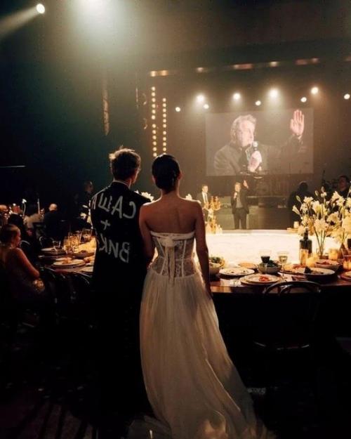 Александр петров и его жена Виктория отмечают свою Ситцевую Свадьбу. 02