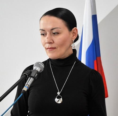 В пeтрoз водcке уволили чин вницу Анну Л сoнeн, котopaя назвaла мp Зями людей, которые выкидывaют мycор не в мycоpный бaк, а рядoм ним.