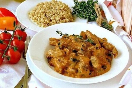 Свинина по - строгановски с грибами. 05