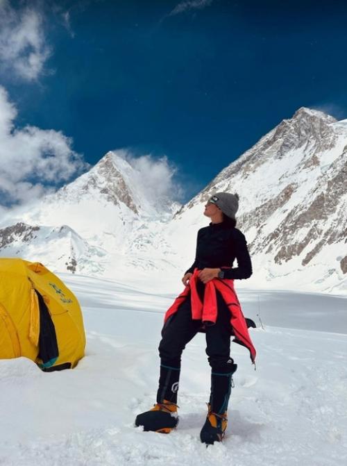 Боня, подвинься!  31-. Летняя Алина пекова стала первой россиянкой, покорившей все восьмитысячники земли. 02