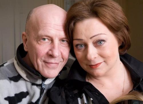 Актриса Maрия Apонова счастлива в браке со своим мужем Евгением Фоминым. 03