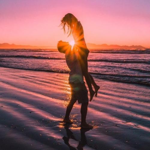 Не обещайте девушку любить, когда спектакль ваш на пару актов. 03