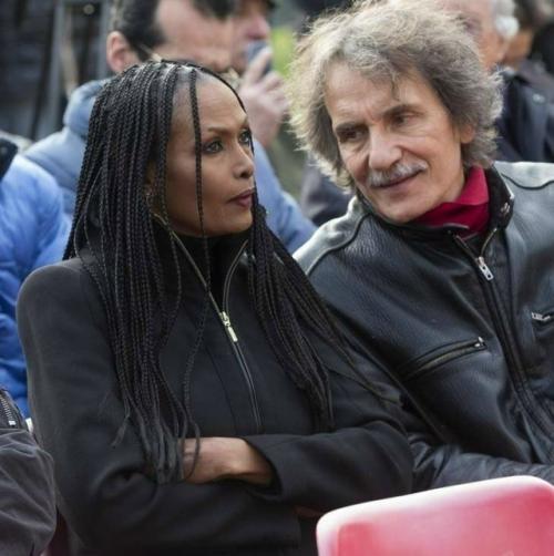 В далеком 1976 году картина Синьор Робинзон вышла на экраны. 01