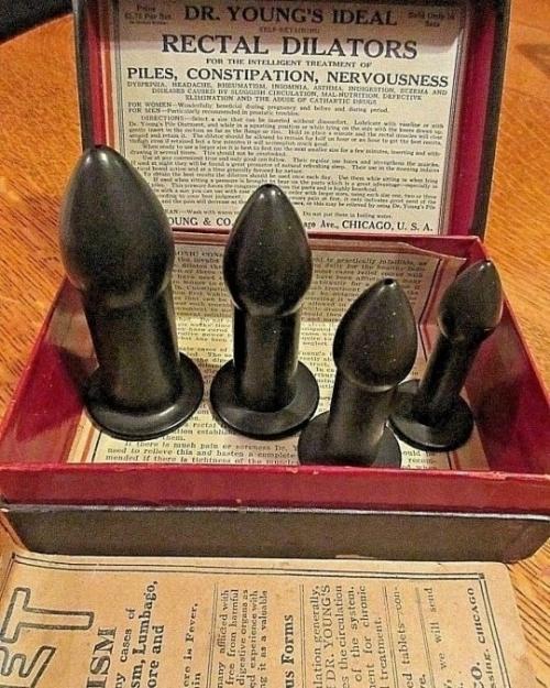 Анальные пробки изначально продавались как чудодейственное средство от головных болей, прыщей и психических расстройств. 

