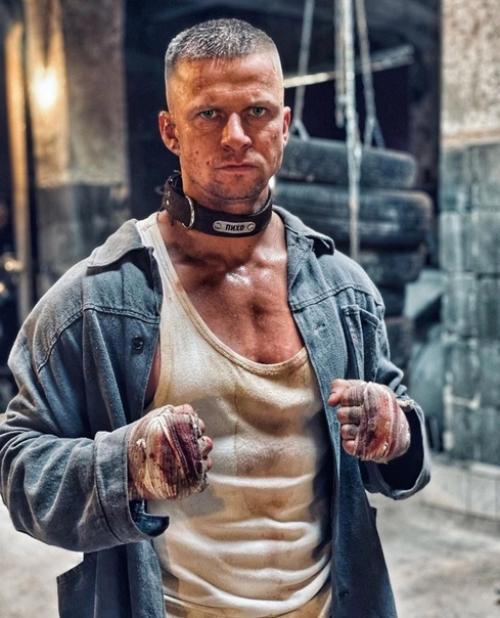 Актер роман курцын не только обладает завидным телом, но и любит экстрим. 04