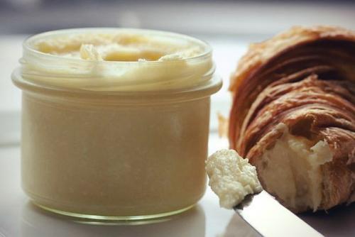 Крем рафаэлло.

Ингредиенты: 

