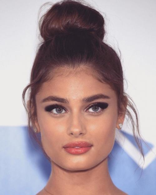 Тейлор * англельская внешность * хилл - американская супермодель.