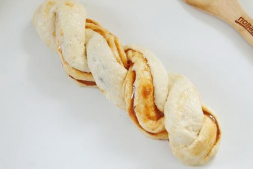 Плетенка со сгущенным молоком. 05