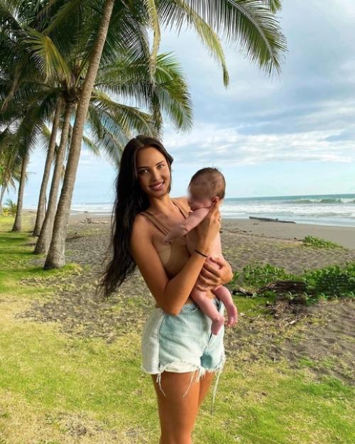 Анастасия решетова очень быстро пришла в форму после родов. 03