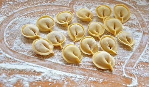 Супер тесто на пельмени и вареники.
