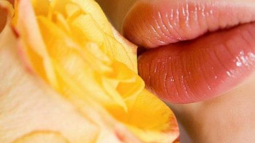 Маски для губ против трещин.

