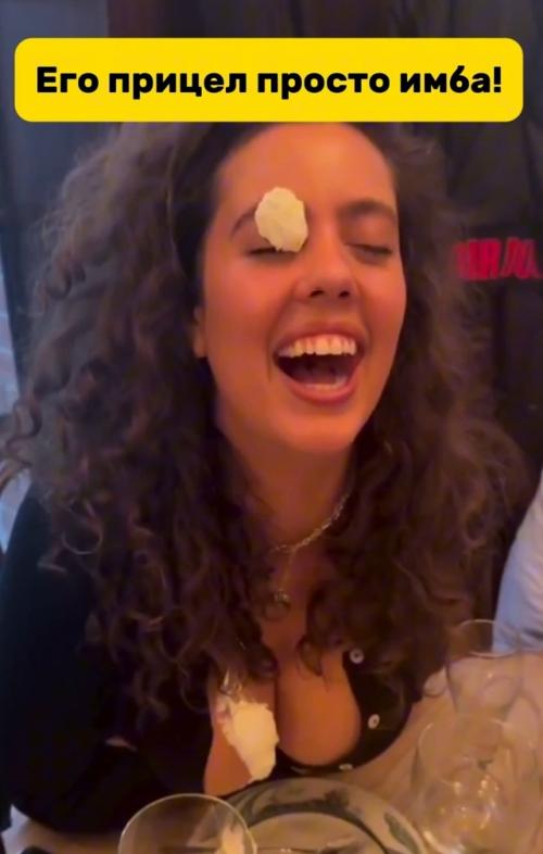 Кулинарный промах: когда десерт летит не туда.

