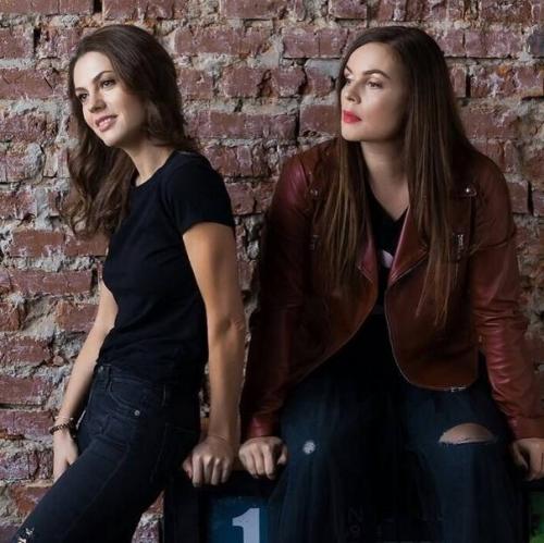 Екатерина Андреева - 58 лет и ее дочь - 37 лет. 01