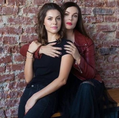 Екатерина Андреева - 58 лет и ее дочь - 37 лет. 02