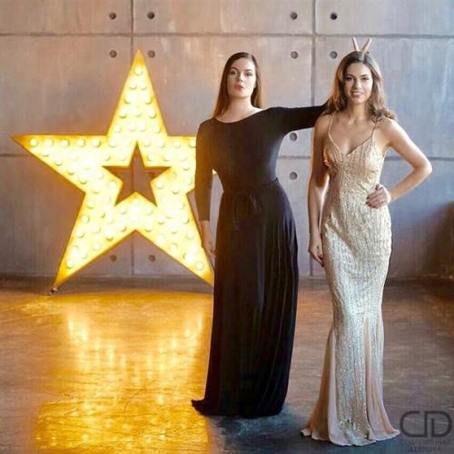 Екатерина Андреева - 58 лет и ее дочь - 37 лет.