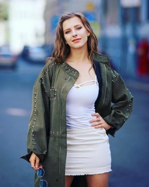 Фигурка Лизы Арзамасовой (Галина Сергеевна). 03