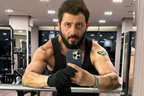 Чувство любви не знает возрастных ограничений, и Михаил галустян это подтвердил! 01