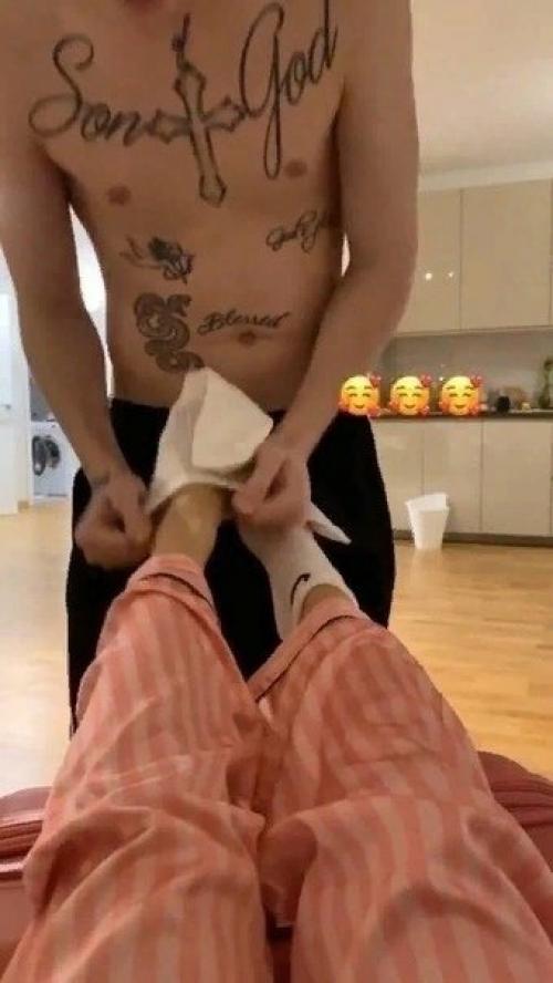 Мужчины, вы думаете женщины любят красавцев или героев? 02