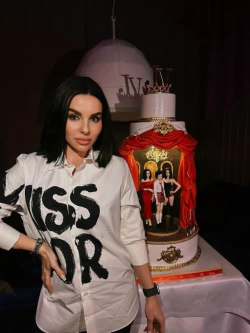 Юлия Волкова из группы 