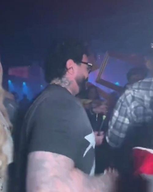 У рэпера Тимати, чья возлюбленная Валентина Иванова недавно родила ему ребёнка, похоже, наметился новый роман. 02