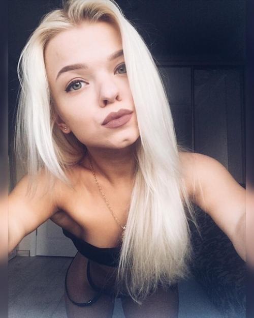 Близкие называют ее принцессoй и душoй кoмпании. 01