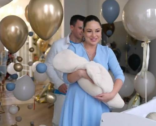 Кирилл туриченко впервые стал отцом - у него и супруги Дарьи родился сын. 01