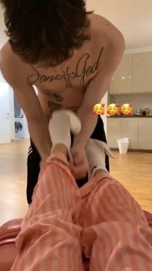 Мужчины, вы думаете женщины любят красавцев или героев? 03